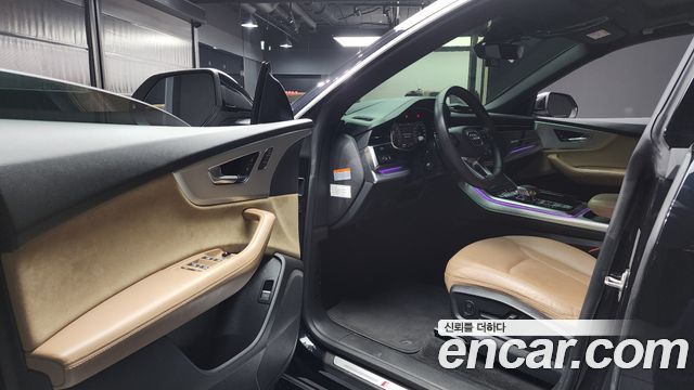 Audi Q8 2021 — photo 10
