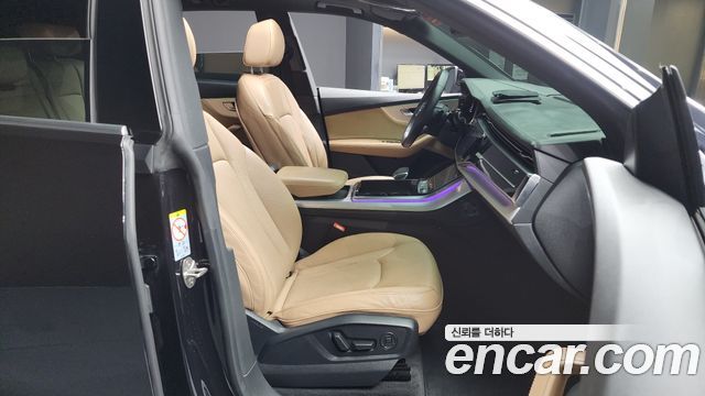 Audi Q8 2021 — photo 11
