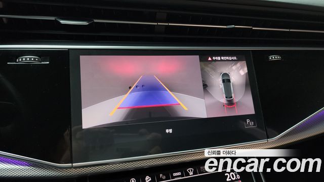 Audi Q8 2021 — photo 16