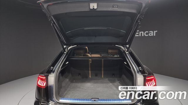Audi Q8 2021 — photo 20
