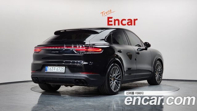 Porsche Cayenne 2023 — photo 2