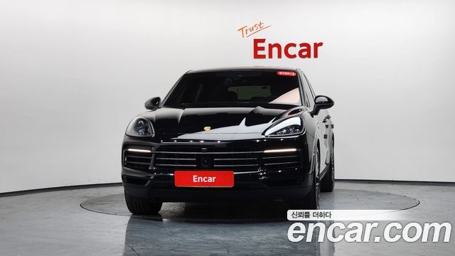 Porsche Cayenne 2023 — photo 3