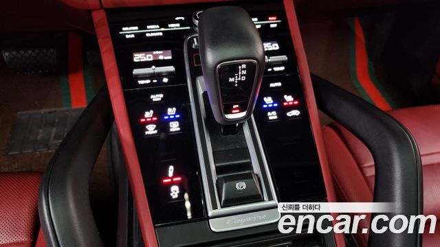 Porsche Cayenne 2023 — photo 9