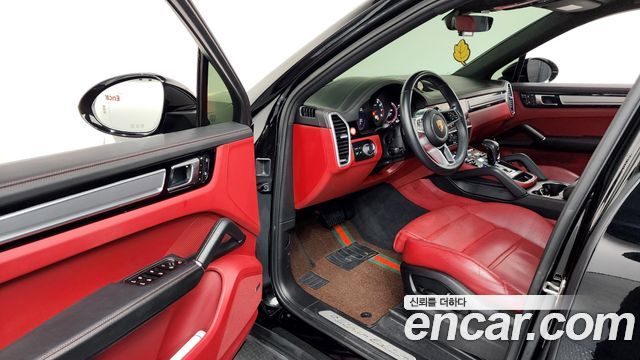 Porsche Cayenne 2023 — photo 10