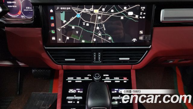 Porsche Cayenne 2023 — photo 14