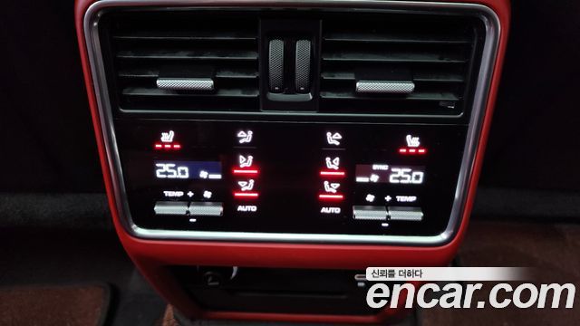 Porsche Cayenne 2023 — photo 19