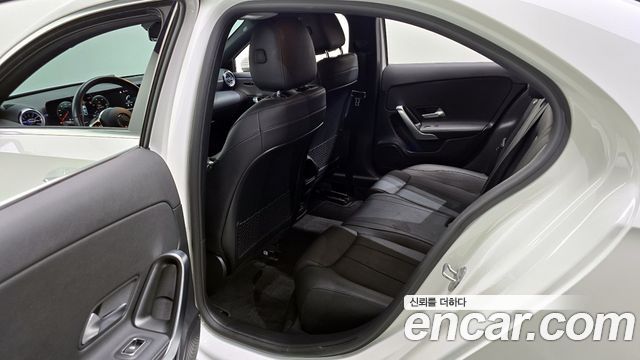 Mercedes-Benz A-Class 2021 — photo 11