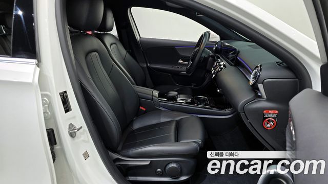 Mercedes-Benz A-Class 2021 — photo 12