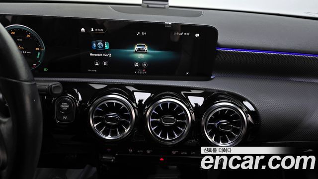 Mercedes-Benz A-Class 2021 — photo 18