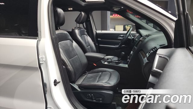 Ford Explorer 2018 — photo 11