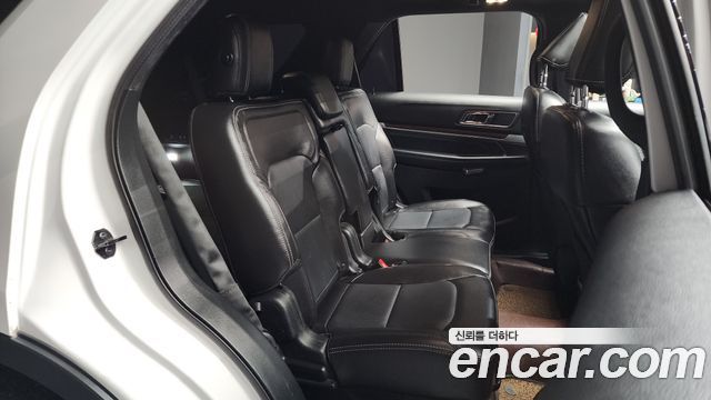 Ford Explorer 2018 — photo 12
