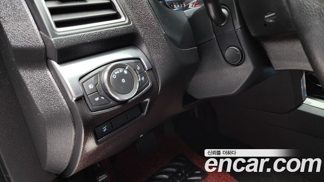 Ford Explorer 2018 — photo 18