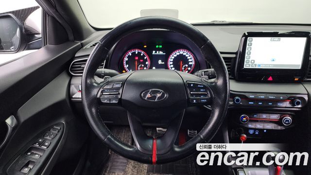 Hyundai Veloster 2019 — photo 13