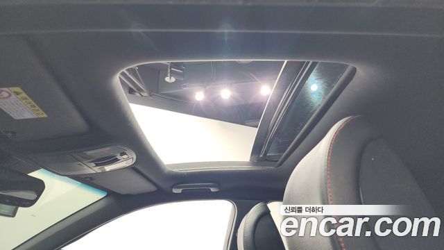 Hyundai Veloster 2019 — photo 18