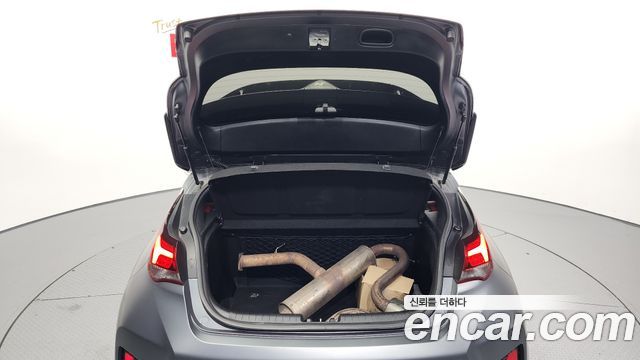 Hyundai Veloster 2019 — photo 20