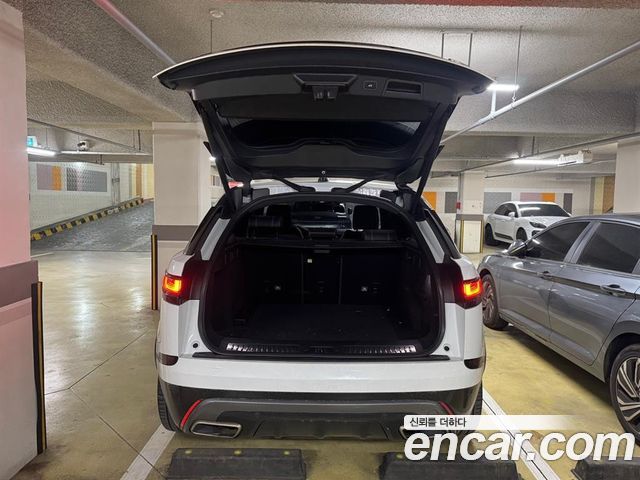 Land Rover Range Rover Velar 2018 — photo 11