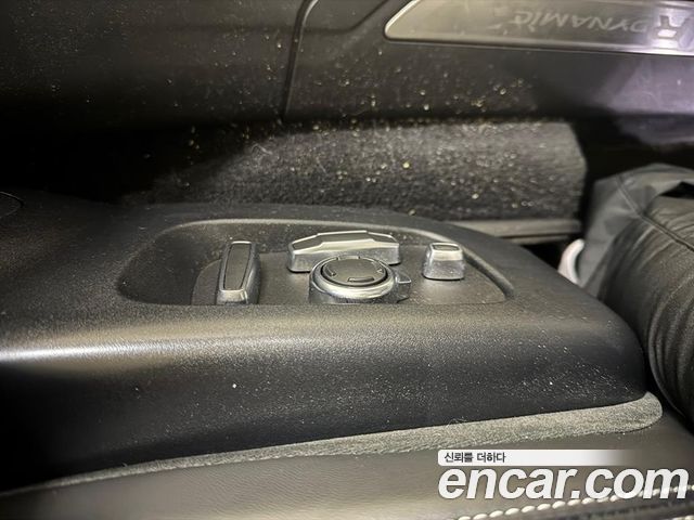 Land Rover Range Rover Velar 2018 — photo 16
