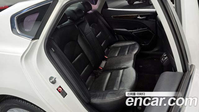 Kia K7 2016 — photo 12