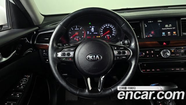 Kia K7 2016 — photo 13