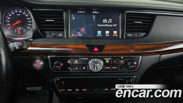 Kia K7 2016 — photo 15