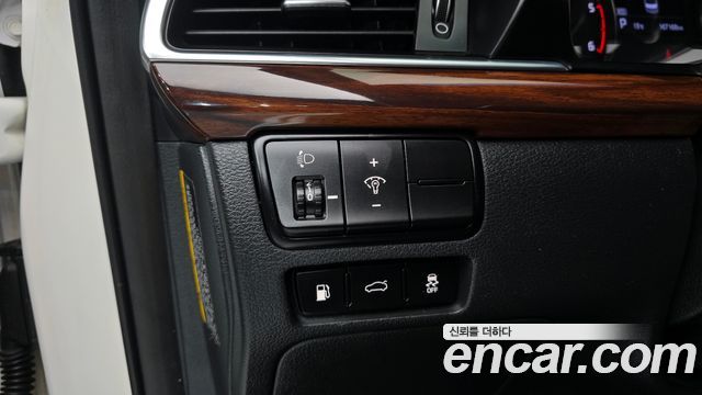 Kia K7 2016 — photo 16