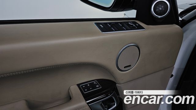 Land Rover Range Rover 2016 — photo 18