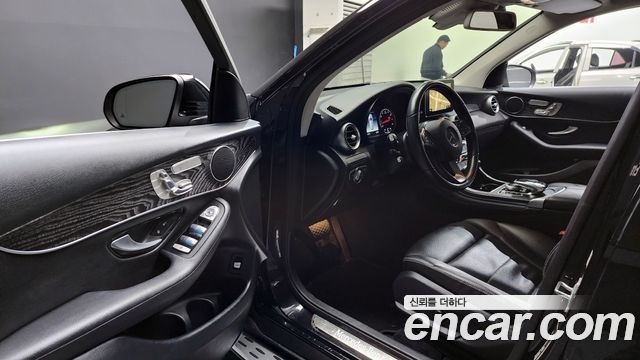 Mercedes-Benz GLC-Class 2019 — photo 10