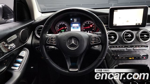 Mercedes-Benz GLC-Class 2019 — photo 13