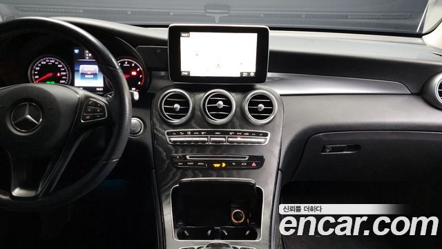 Mercedes-Benz GLC-Class 2019 — photo 14