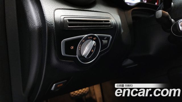 Mercedes-Benz GLC-Class 2019 — photo 17