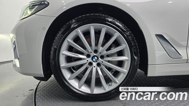 BMW 5-Series 2023 — photo 5