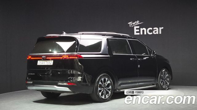 Kia Canival 2021 — photo 2
