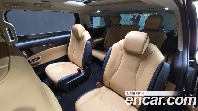 Kia Canival 2021 — photo 12