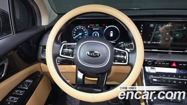 Kia Canival 2021 — photo 13