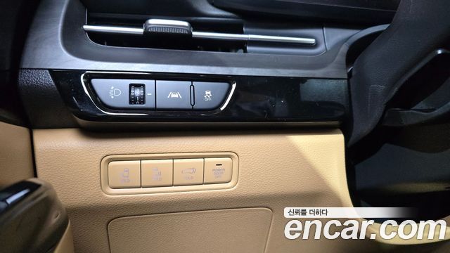 Kia Canival 2021 — photo 17