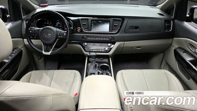 Kia Canival 2019 — photo 7