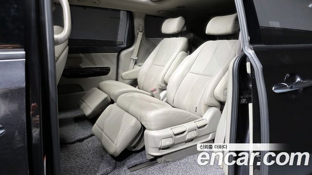 Kia Canival 2019 — photo 12