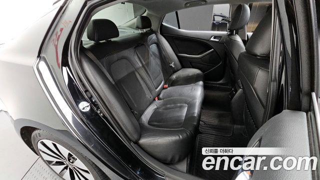 Kia K5 2011 — photo 12