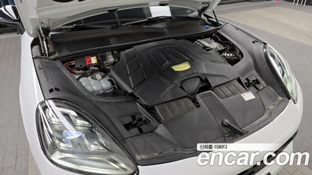 Porsche Cayenne 2022 — photo 6