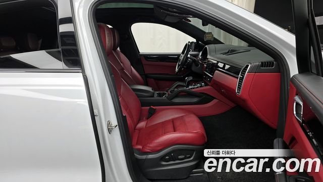 Porsche Cayenne 2022 — photo 11