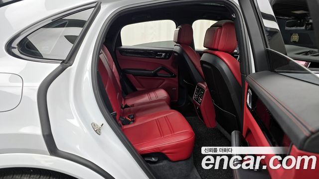 Porsche Cayenne 2022 — photo 12