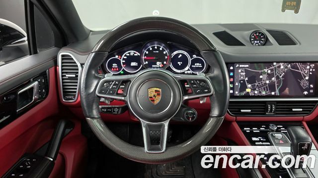 Porsche Cayenne 2022 — photo 13