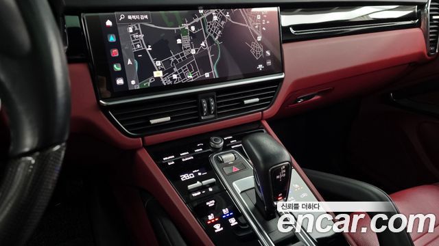 Porsche Cayenne 2022 — photo 14