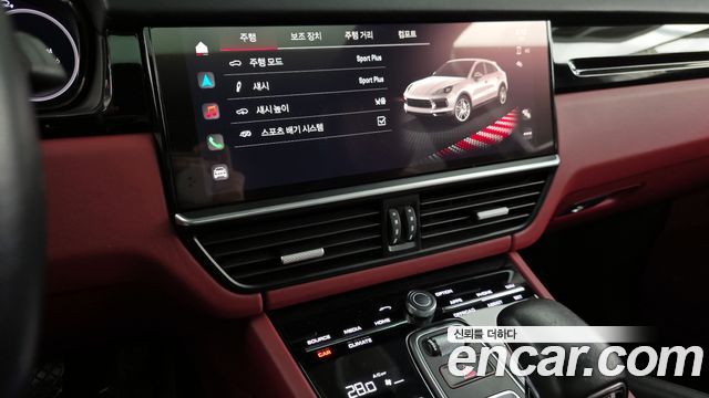 Porsche Cayenne 2022 — photo 16