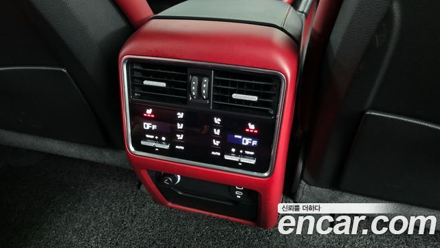 Porsche Cayenne 2022 — photo 19