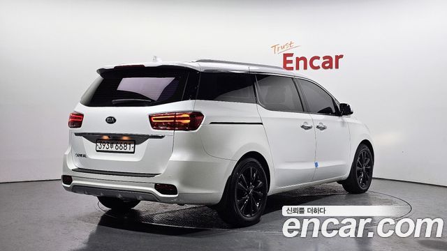 Kia Canival 2019 — photo 2