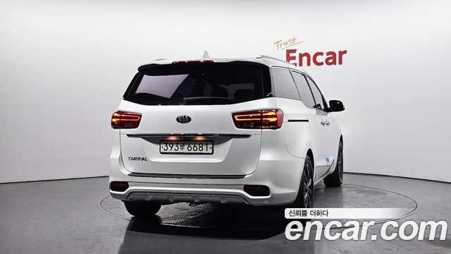 Kia Canival 2019 — photo 4