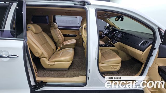 Kia Canival 2019 — photo 11