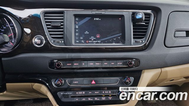 Kia Canival 2019 — photo 15
