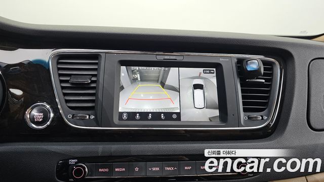 Kia Canival 2019 — photo 16